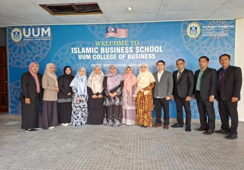 Mahasiswa Magister Ekonomi Syariah ISNJ Bengkalis Tingkatkan Kompetensi Melalui Colloquium Internasi.